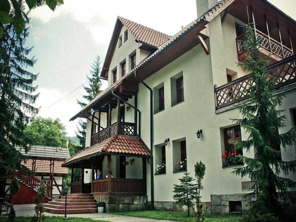 Penzion U Raztoky Hotel Rusava Exterior photo